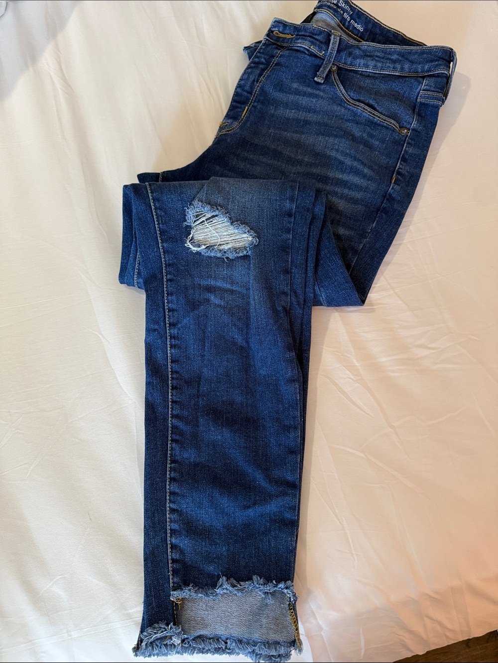 Massimo Blue Distressed Ankle, step fraid hem jeans, Sz. 12 regular